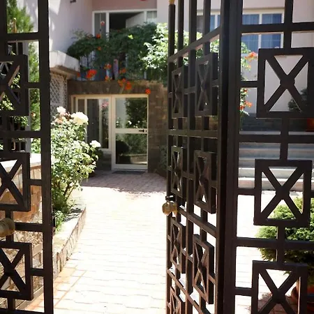 בית הארחה Essel 3*